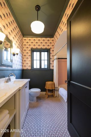 330 W ALMERIA Road, Phoenix, AZ 85003