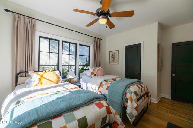 330 W ALMERIA Road, Phoenix, AZ 85003