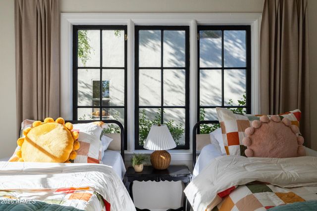 330 W ALMERIA Road, Phoenix, AZ 85003