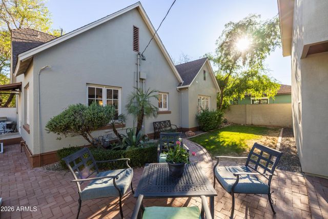 330 W ALMERIA Road, Phoenix, AZ 85003