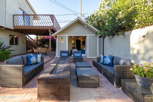 330 W ALMERIA Road, Phoenix, AZ 85003