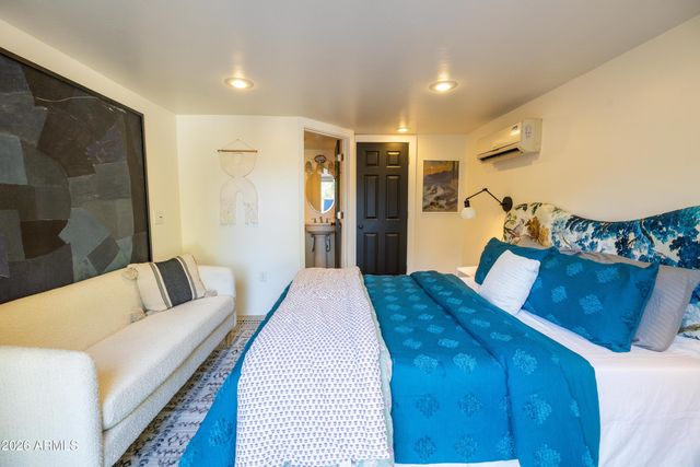 330 W ALMERIA Road, Phoenix, AZ 85003