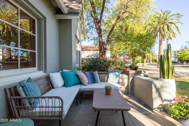 330 W ALMERIA Road, Phoenix, AZ 85003