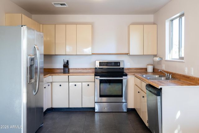 330 W ALMERIA Road, Phoenix, AZ 85003