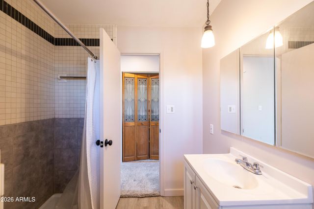 330 W ALMERIA Road, Phoenix, AZ 85003