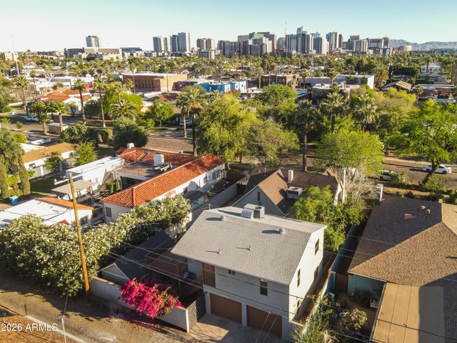 330 W ALMERIA Road, Phoenix, AZ 85003