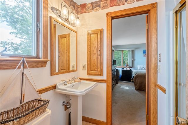 1384 State Route 49, Vienna, NY 13042