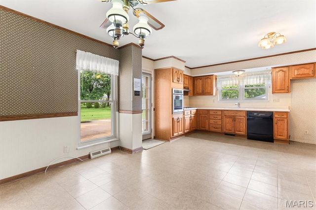 10215 Dovercrest Drive, Unincorporated, MO 63128