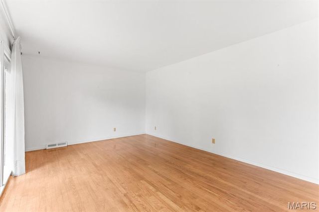 10215 Dovercrest Drive, Unincorporated, MO 63128