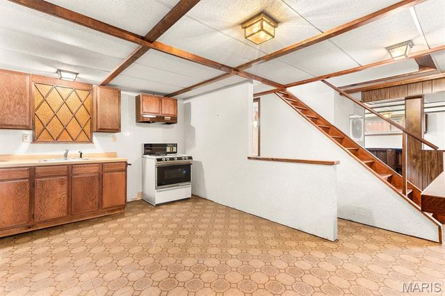 10215 Dovercrest Drive, Unincorporated, MO 63128