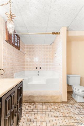 10215 Dovercrest Drive, Unincorporated, MO 63128