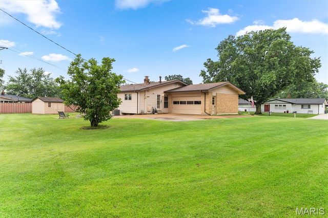 10215 Dovercrest Drive, Unincorporated, MO 63128