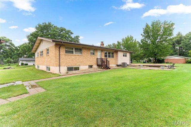 10215 Dovercrest Drive, Unincorporated, MO 63128