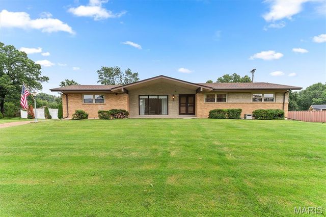 10215 Dovercrest Drive, Unincorporated, MO 63128