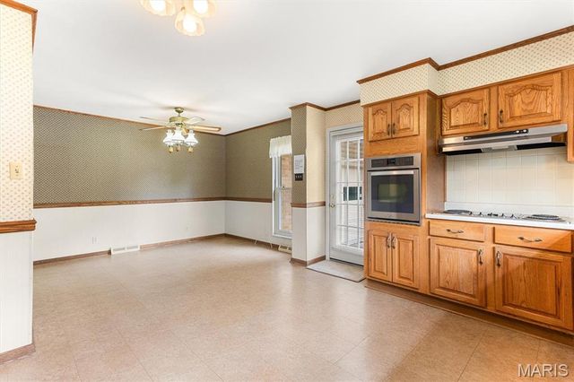 10215 Dovercrest Drive, Unincorporated, MO 63128