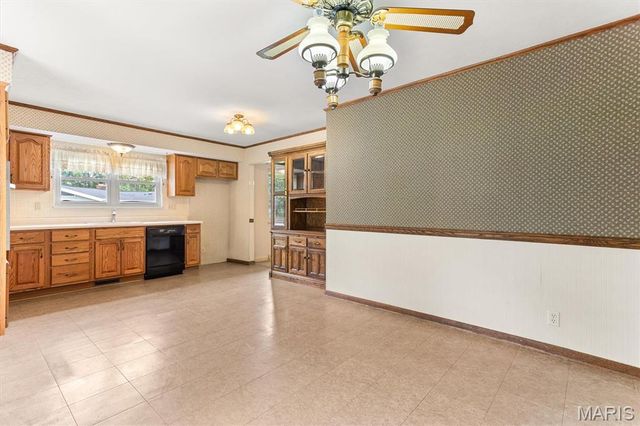 10215 Dovercrest Drive, Unincorporated, MO 63128