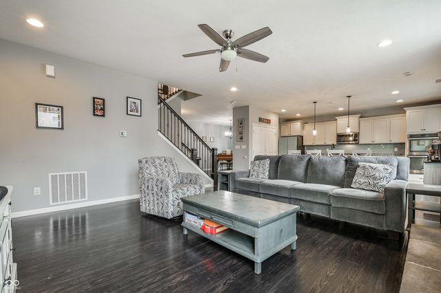 5771 Waterstone Way, Whitestown, IN 46075