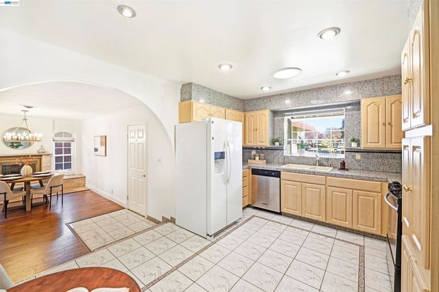 4179 Eggers Dr, Fremont, CA 94536