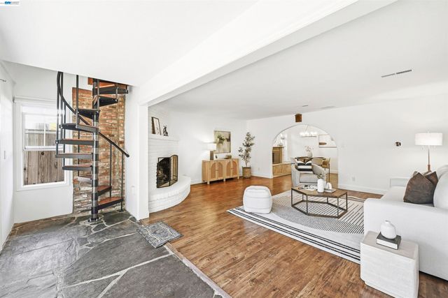 4179 Eggers Dr, Fremont, CA 94536