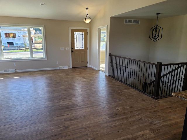 439 Gunderson Drive, Portage, WI 53901