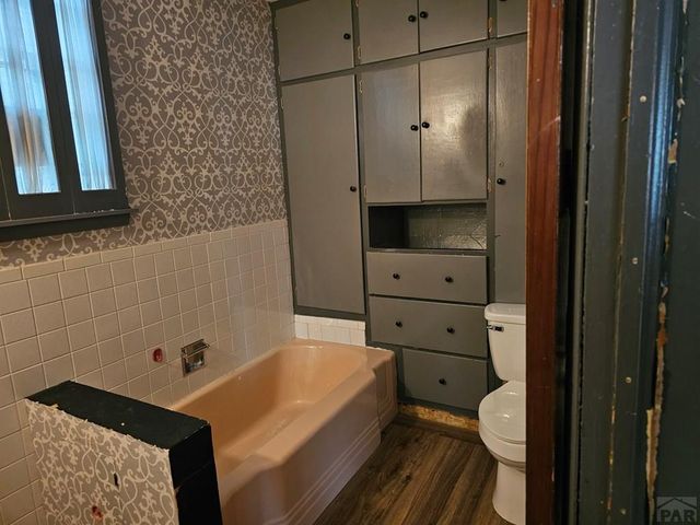 2105 Pine St, Pueblo, CO 81004