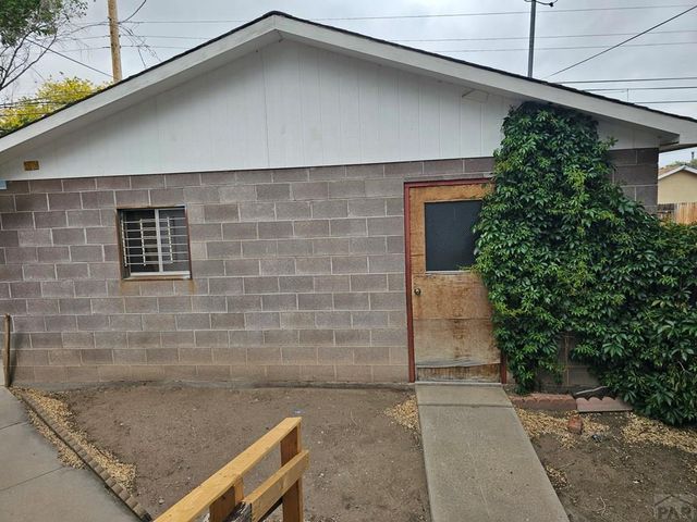 2105 Pine St, Pueblo, CO 81004