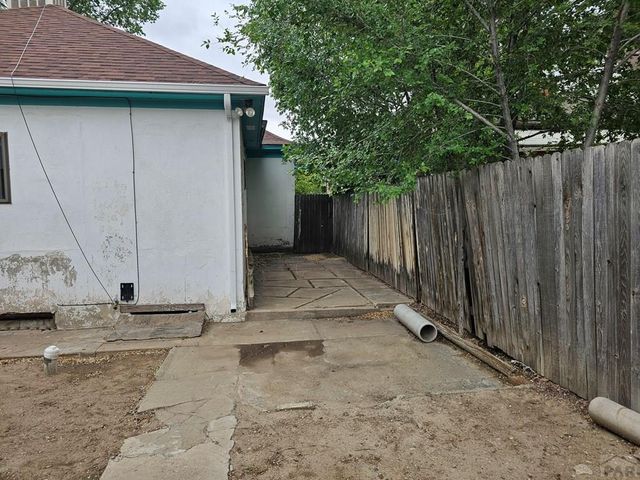 2105 Pine St, Pueblo, CO 81004