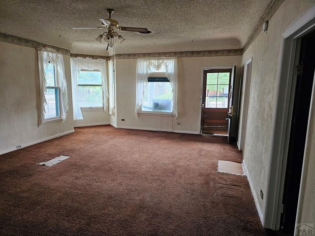 2105 Pine St, Pueblo, CO 81004