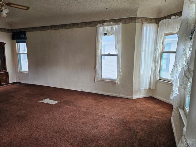2105 Pine St, Pueblo, CO 81004