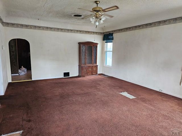 2105 Pine St, Pueblo, CO 81004