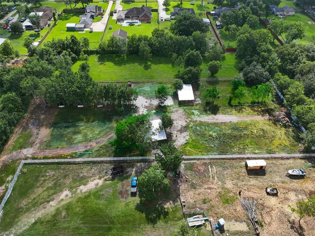 6525 Lesiker Road, Brookside, TX 77581