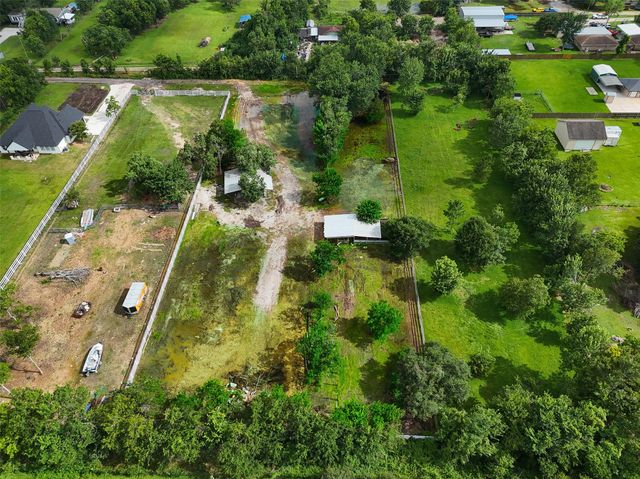 6525 Lesiker Road, Brookside, TX 77581