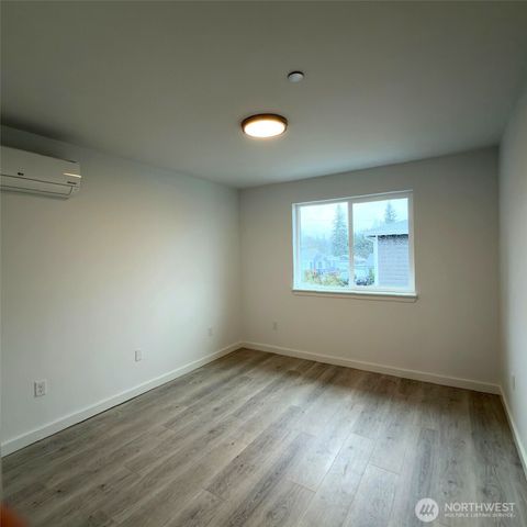 648 B SW 139th Street, Burien, WA 98166