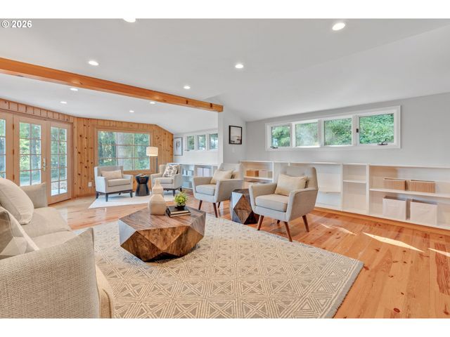 2300 CHILDS Rd, Lake Oswego, OR 97034