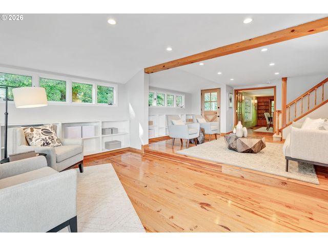 2300 CHILDS Rd, Lake Oswego, OR 97034