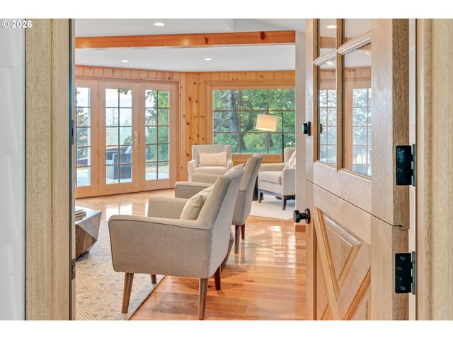2300 CHILDS Rd, Lake Oswego, OR 97034