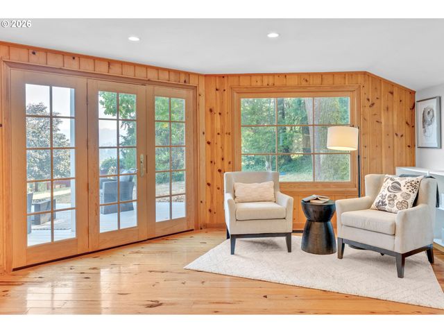 2300 CHILDS Rd, Lake Oswego, OR 97034