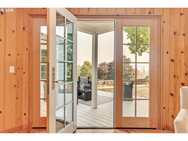 2300 CHILDS Rd, Lake Oswego, OR 97034