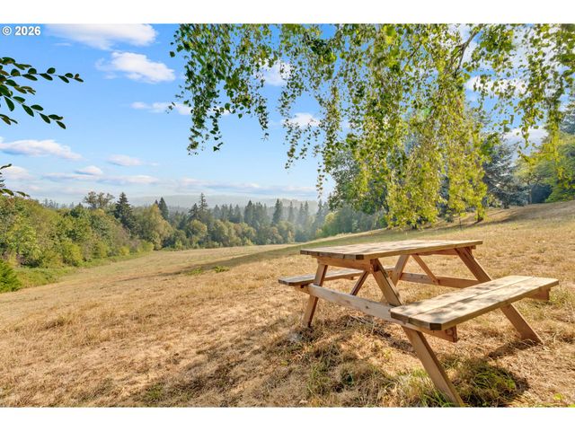 2300 CHILDS Rd, Lake Oswego, OR 97034