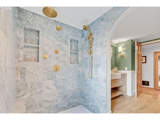 2300 CHILDS Rd, Lake Oswego, OR 97034