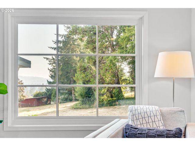 2300 CHILDS Rd, Lake Oswego, OR 97034