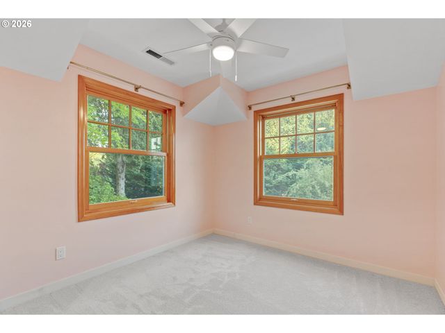 2300 CHILDS Rd, Lake Oswego, OR 97034
