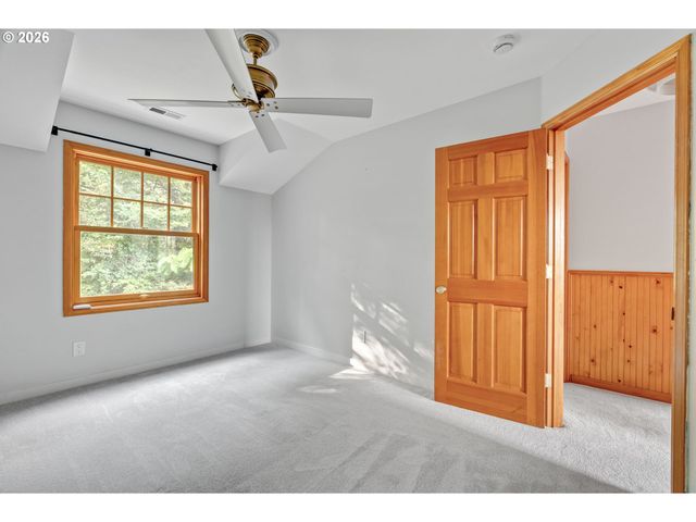 2300 CHILDS Rd, Lake Oswego, OR 97034