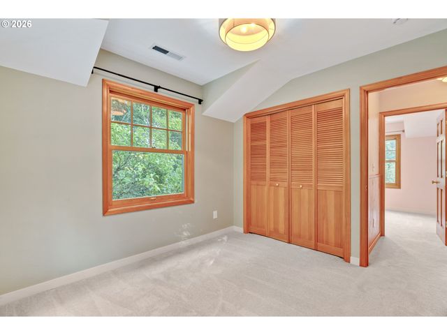 2300 CHILDS Rd, Lake Oswego, OR 97034