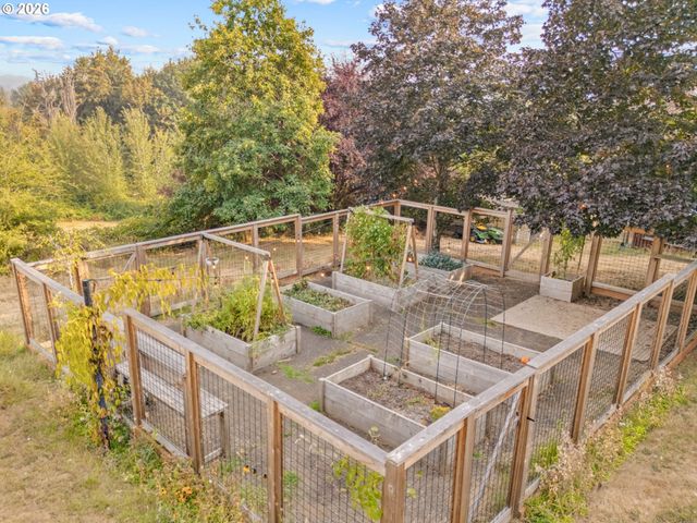 2300 CHILDS Rd, Lake Oswego, OR 97034