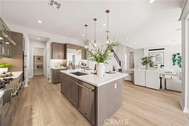 220 Edna Pkwy, Lake Forest (el Toro), CA 92630