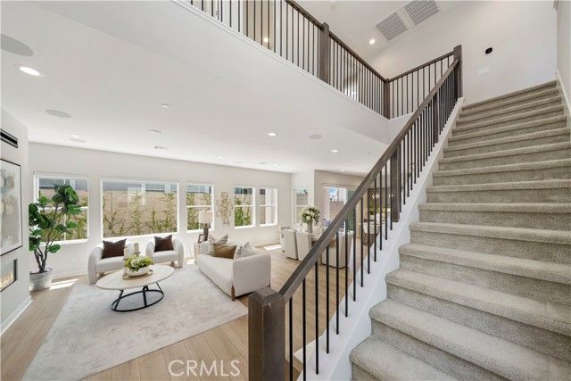 220 Edna Pkwy, Lake Forest (el Toro), CA 92630