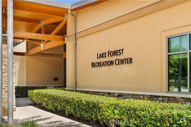 220 Edna Pkwy, Lake Forest (el Toro), CA 92630