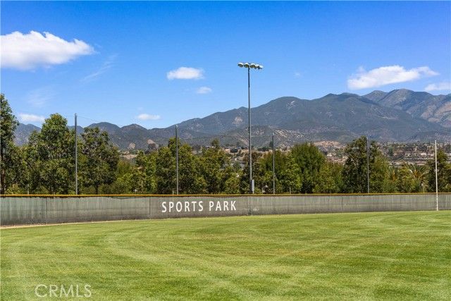 220 Edna Pkwy, Lake Forest (el Toro), CA 92630