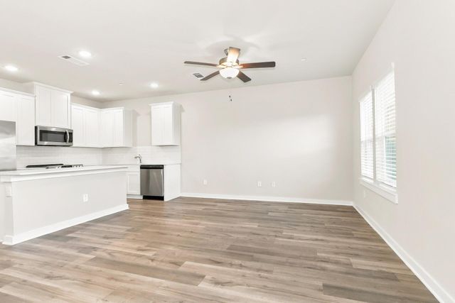 341 N Centro Circle, Shenandoah, TX 77385